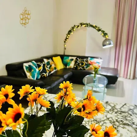 Spacious In The Heart Of St Julian's Appartement