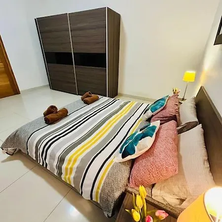 Spacious In The Heart Of St Julian's *