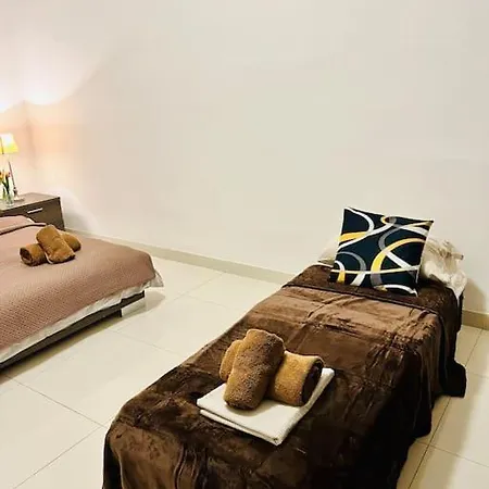 Apartman Spacious In The Heart Of St Julian's