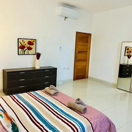 Spacious In The Heart Of St Julian's *